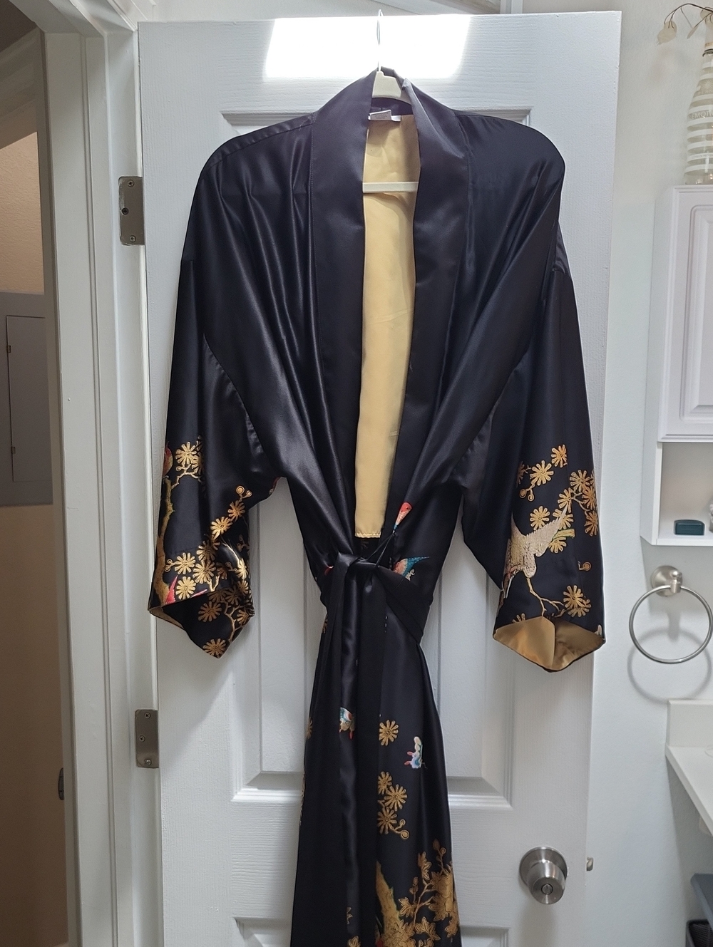 Natori Bathrobe, Black And Gold Asian Inspired Design
